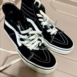 Vans Women's Black and White High-Top Sneakers